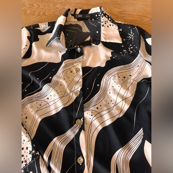 CBR galaxy print button down - Picture 2 of 4